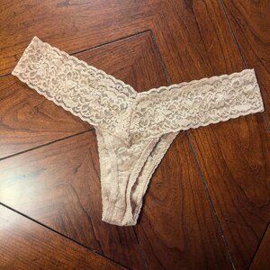 Victoria's Secret The Lacie Thong. Cream w/gold shimmer. Size: One-Size.